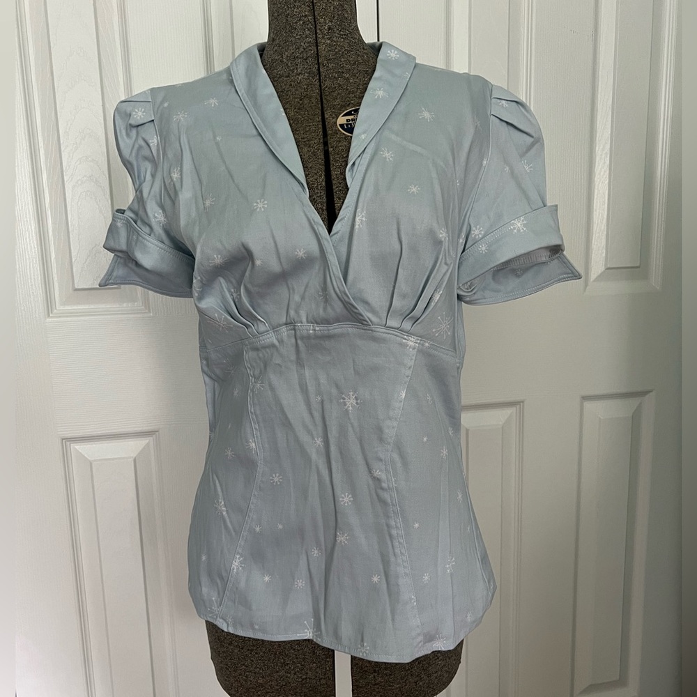 Laura Byrnes Sean top in snowflake print